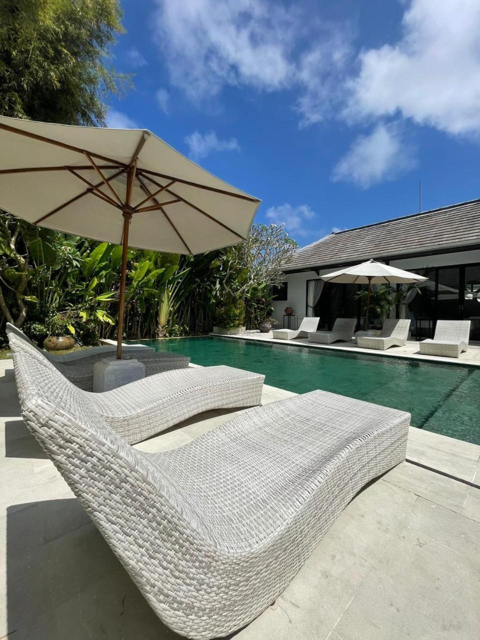 Layali Breeze Villa ジンバラン エクステリア 写真