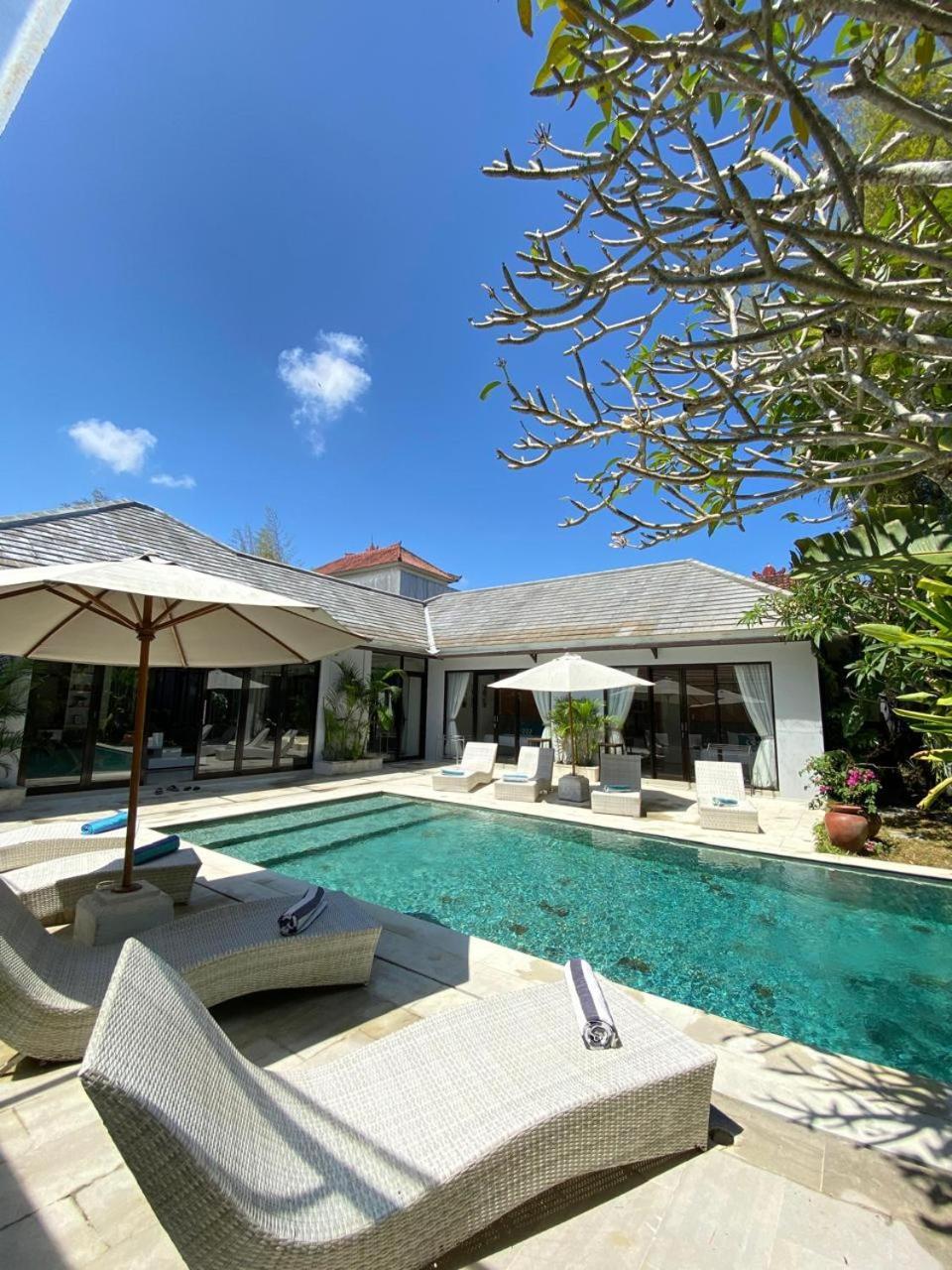 Layali Breeze Villa ジンバラン エクステリア 写真